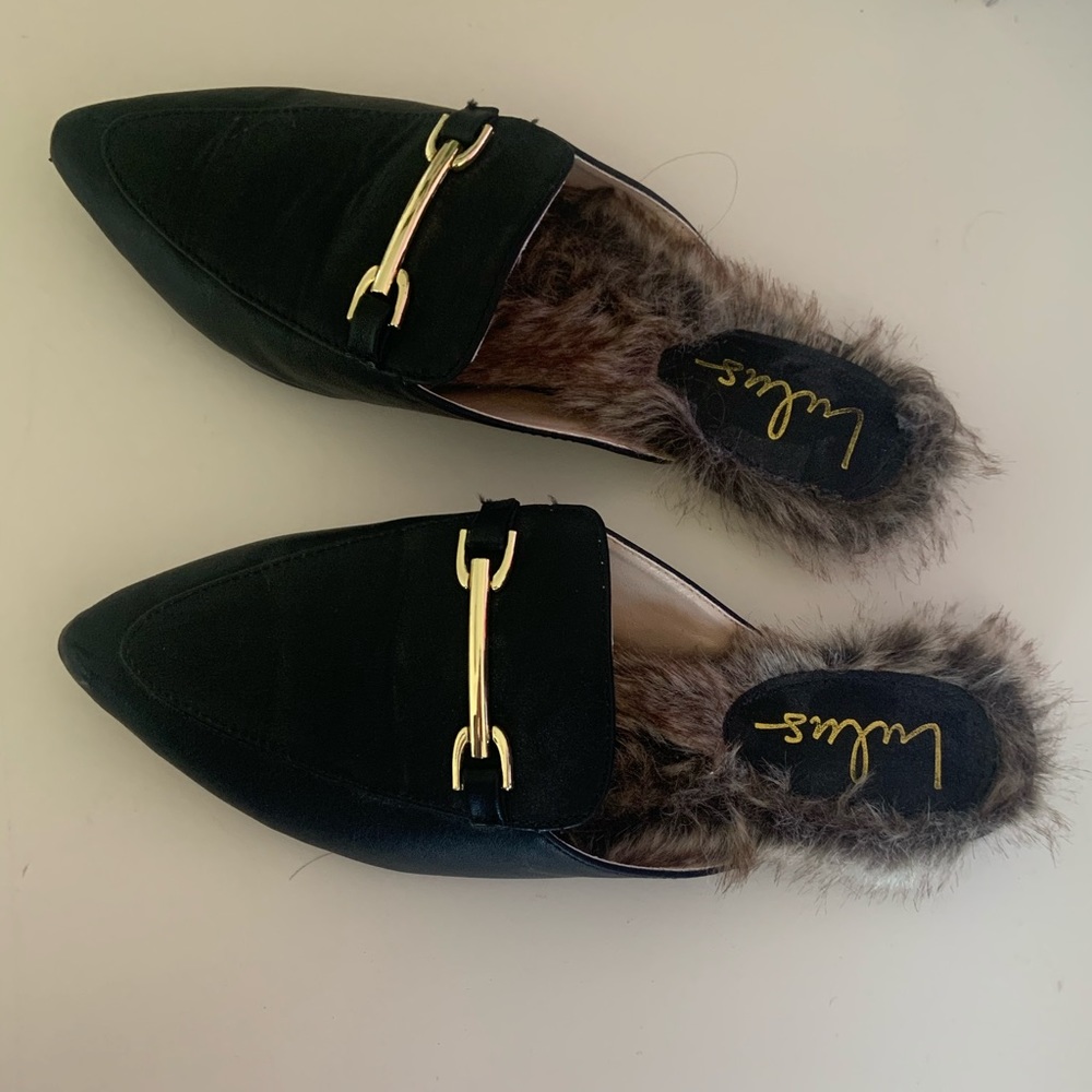 Lulus black mules with fur only worn once